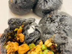 黑猪肉黑金包-李与白包子铺(桐梓林店)