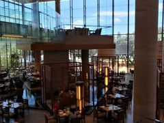 -松山湖凯悦酒店·Café自助餐厅·周末火舞秀表演
