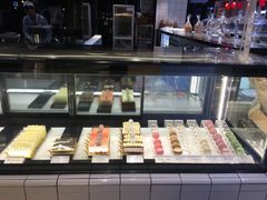 面包甜点陈列柜-黑草莓(重庆路店)