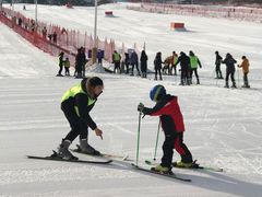 -荣盛康旅野三坡滑雪场