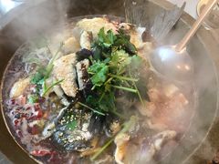 特色石锅鱼-辣出味岳阳特色烧烤·龙虾大排档(砂子塘总店)