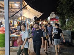 -席娜卡琳火车铁道夜市