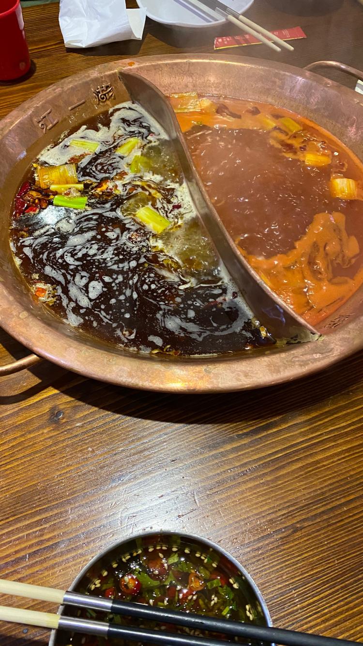 蜀味香火锅店-"在学府路上,君汇度假酒店对面,离外院不算.