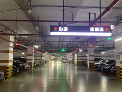 -百联中环购物广场-停车场