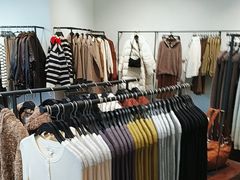 -URBAN REVIVO(上海中庚漫游城店)
