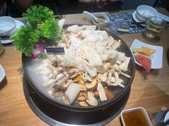-一朵菌·野生菌探索家火锅(南亚店)