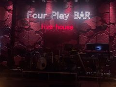 -FOUR PLAY BAR