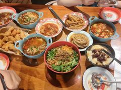 -爆炸头阿姨小四川正宗川味小吃(无任何分店)