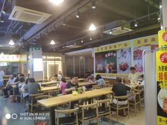 大堂-美人万三·蚝大人生蚝小馆(昌里路店)