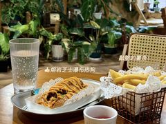 -Rabbit Cafe私房西餐甜点咖啡(栖霞路店)