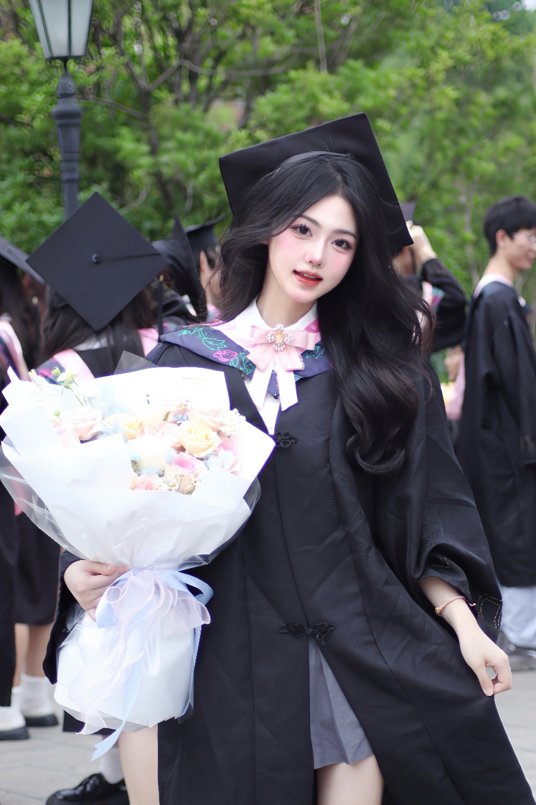 最近又到了拍毕业照的季节啦🎓
女大学生速速看过来!