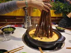 -钢管厂五区小郡肝串串香(奥克斯广场锦城万达店)