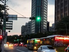 门前的路口-诚品(信义店)