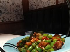-八府香鸭·啫啫煲(华山路店)