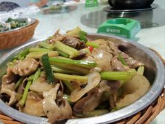 -红旗山庄(圭峰山店)