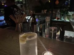 -FOUR PLAY BAR