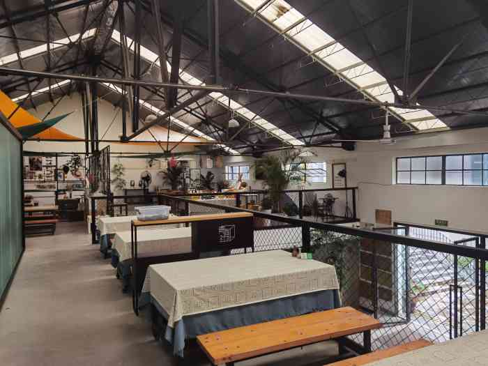 南京青花瓷陶艺活动中心-"部门团建选的这边,场地很大,两层楼,一楼.