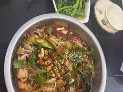 -周良天山牛杂城(天山路总店)