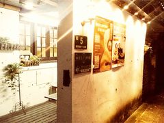 门面-何顺华吉他沙龙