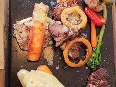 -Mark&Mars Restaurant