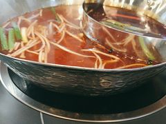 -由衷贵州酸汤牛肉火锅(新桥店)