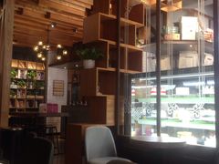 -万利隆·活力烘焙(人民路店)