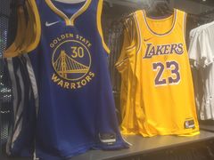 -NIKE品牌体验店(金源新燕莎店)