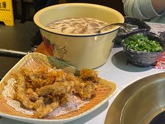 卡真酥肉-新哥老官·畅吃123·美蛙世界(苏宁广场店)