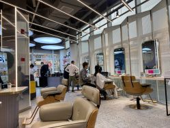 -PE SALON 