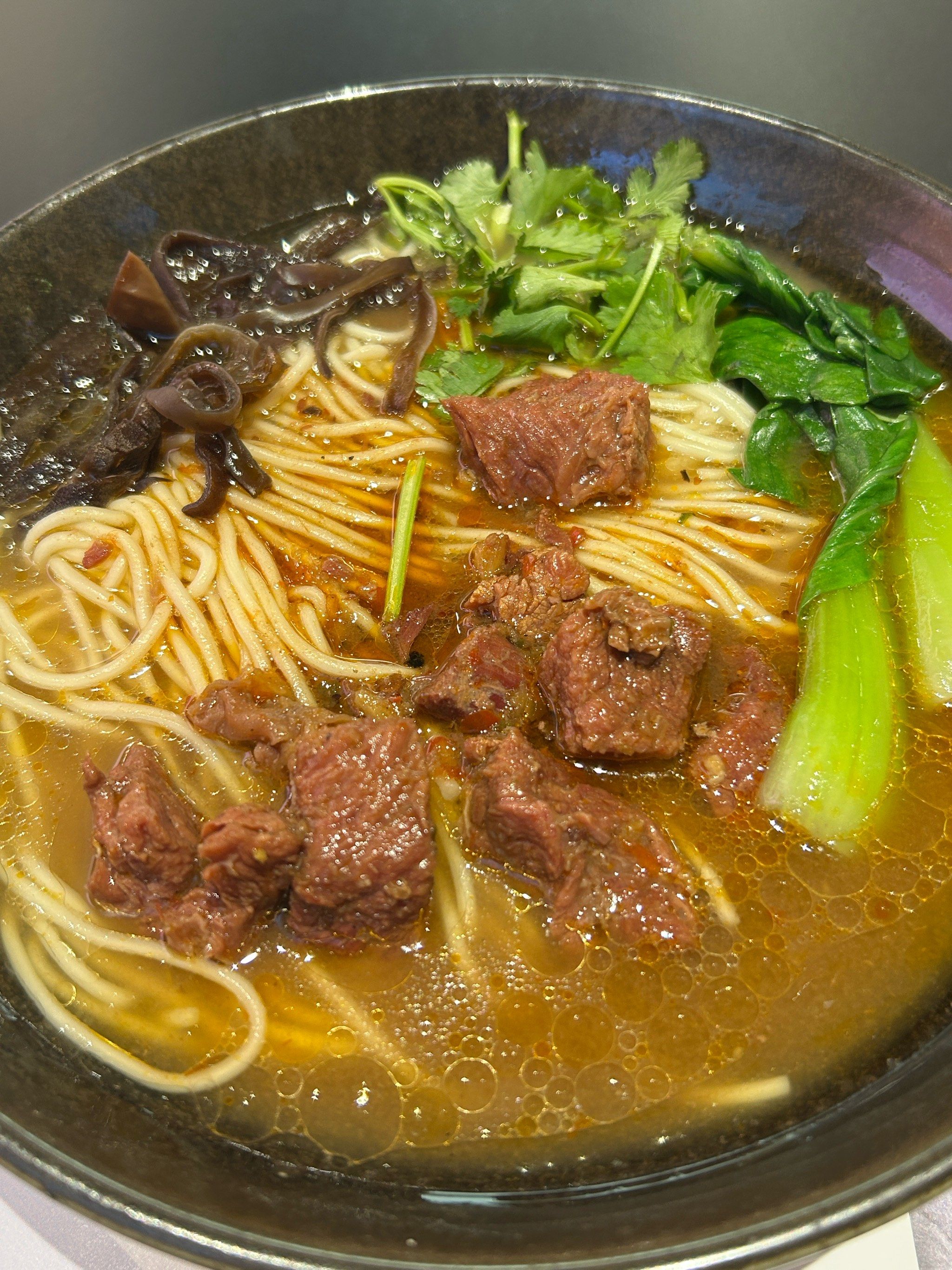 热乎红烧牛肉面