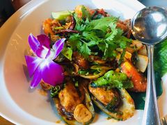 -Chom Cafe and Restaurant