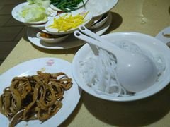 -桥香园云南过桥米线(金马碧鸡店)