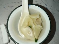 刀鱼馄饨-梅龙镇酒家(南京西路总店)