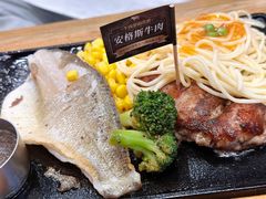 厚切西冷拼白蕉海鲈鱼排-豪客来牛排(人民东路店)