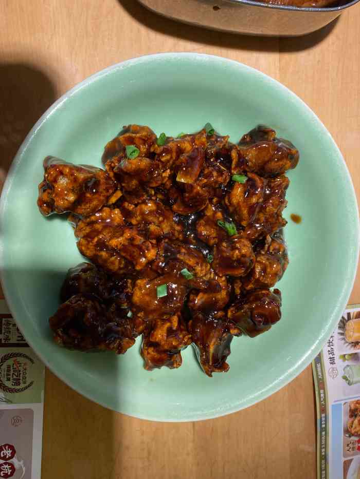 弄堂里(张家港曼巴特店)-"「弄堂里卤鸡爪」招牌菜,鸡爪非常软糯,入.