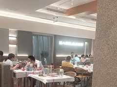 -肥肥虾庄·金牌油焖大虾(汉口城市广场店)