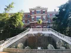 -香港大学