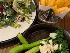 -BOURBON 玻本美式餐厅酒吧(虹桥新天地店)