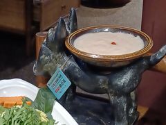 -老牌坊云南鱼豆花火锅(哈西万达店)