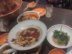 -川流不息·地道川菜·小龙虾(松东路店)