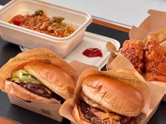 经典芝士牛肉堡-魏斯理汉堡(西安西咸吾悦广场店)