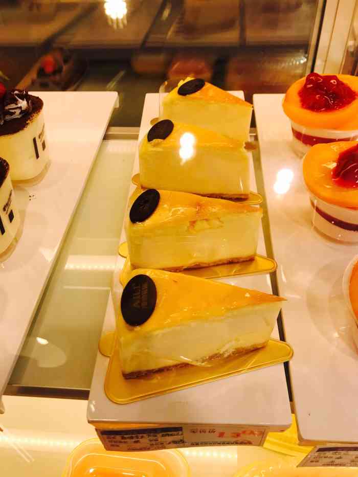 aili爱的礼物(大寨沟店)-"买的面包和清乳酪,轻乳酪还不错,基本上可.