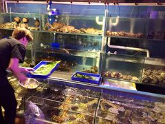 海鲜池-辉记炭烧海鲜大排档·老字号(福田店)