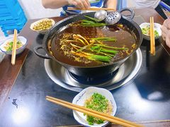 红汤锅底-石灰市毛记烧鸡公(解放碑店)