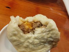 咸蛋黄超人包-老陶包子铺(南大西南村店)