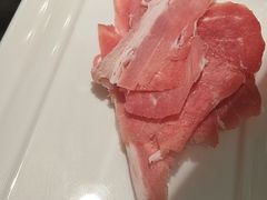-嘎琉鲜切牛肉自助火锅