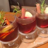 喝杯热红酒吧