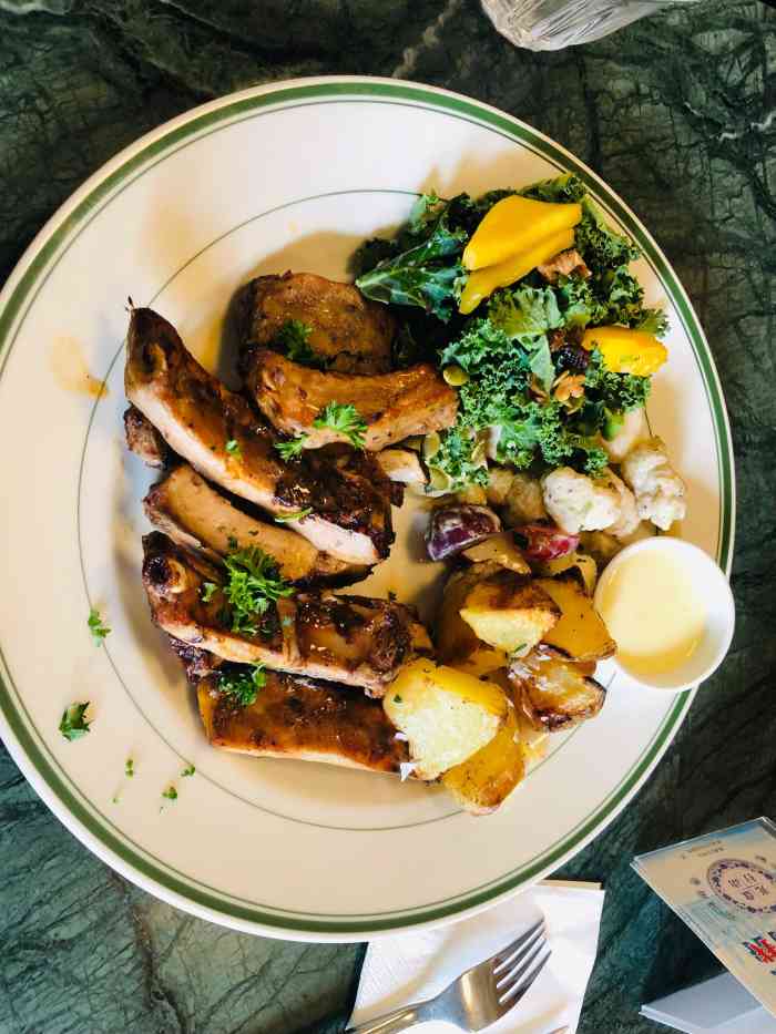 lokal by wagas(湖滨道购物中心店)-"朋友小聚,新天地附近于是直接去