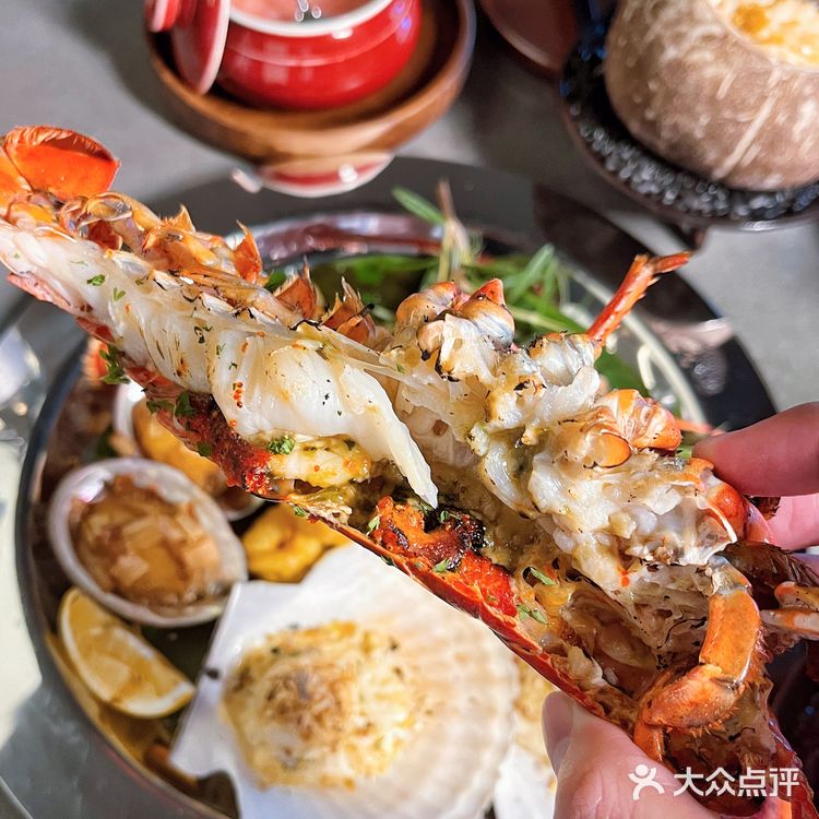 杭州艺术餐厅顶流，太炫🎸不仅仅是因为ta在52层高空🎈