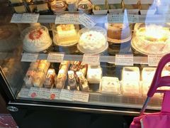 -红宝石·鲜奶小方·海派西点房(金杨店)